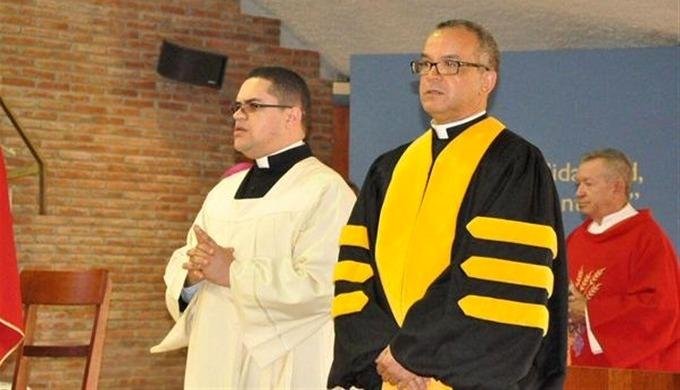 Conferencia del Episcopado juramenta al nuevo rector de la PUCMM